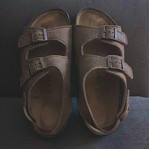 9W/7M Birkenstock sandals
